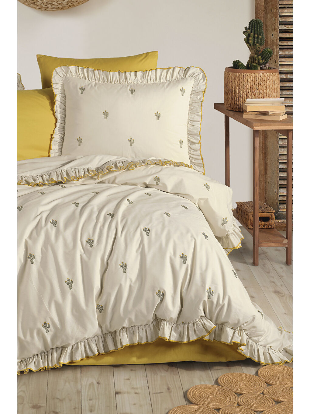 Sarı Ranforce %100 Pamuk Nakışlı Fırfırlı Nevresim Seti Ellas V2-2