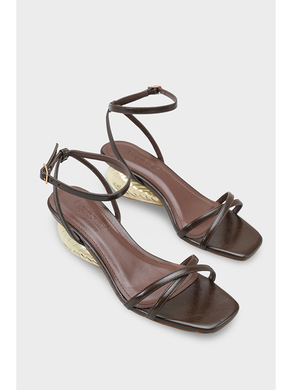 Kahverengi Carlena Metal Topuklu Bilekten Bantlı Kadın Ayakkabı-1
