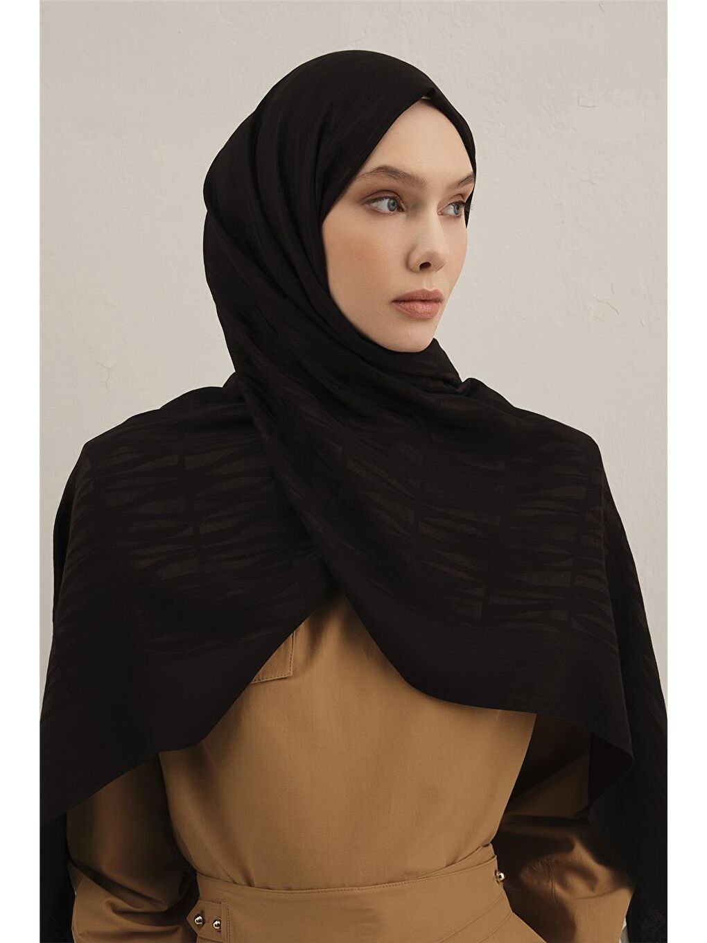 Siyah Lyocell Naia Çubuk Desen Şal 3 01