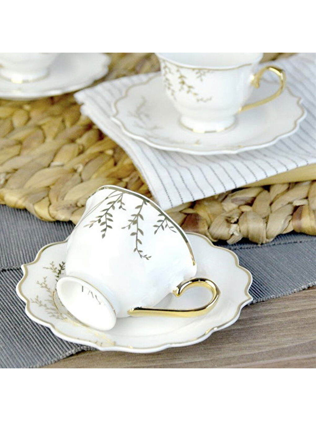Valeria Porselen 6'lı Kahve Fincanı - Beyaz / Altın-1