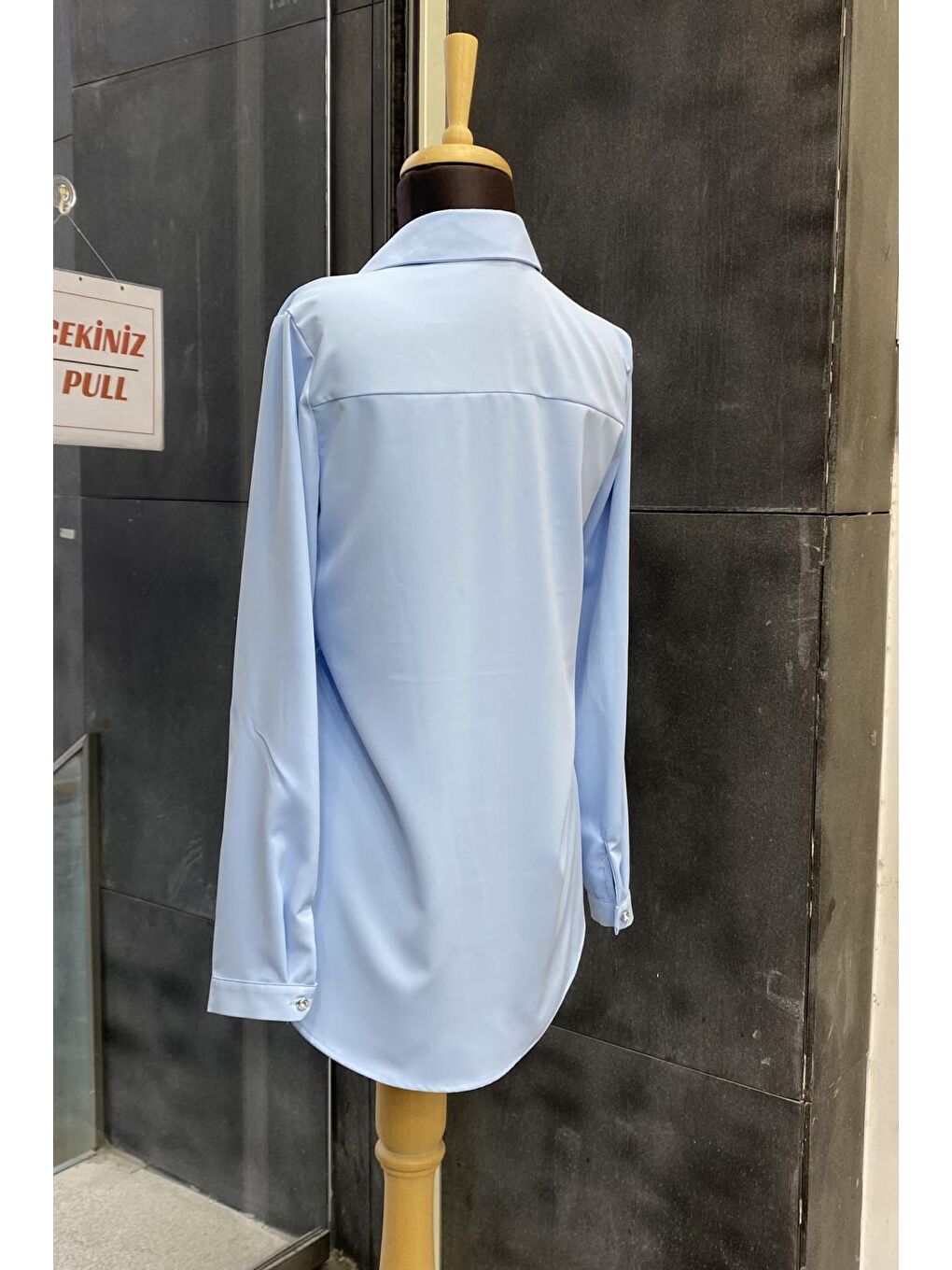 Mavi Yakası Taşlı Basic İç Göstermeyen Gömlek-8
