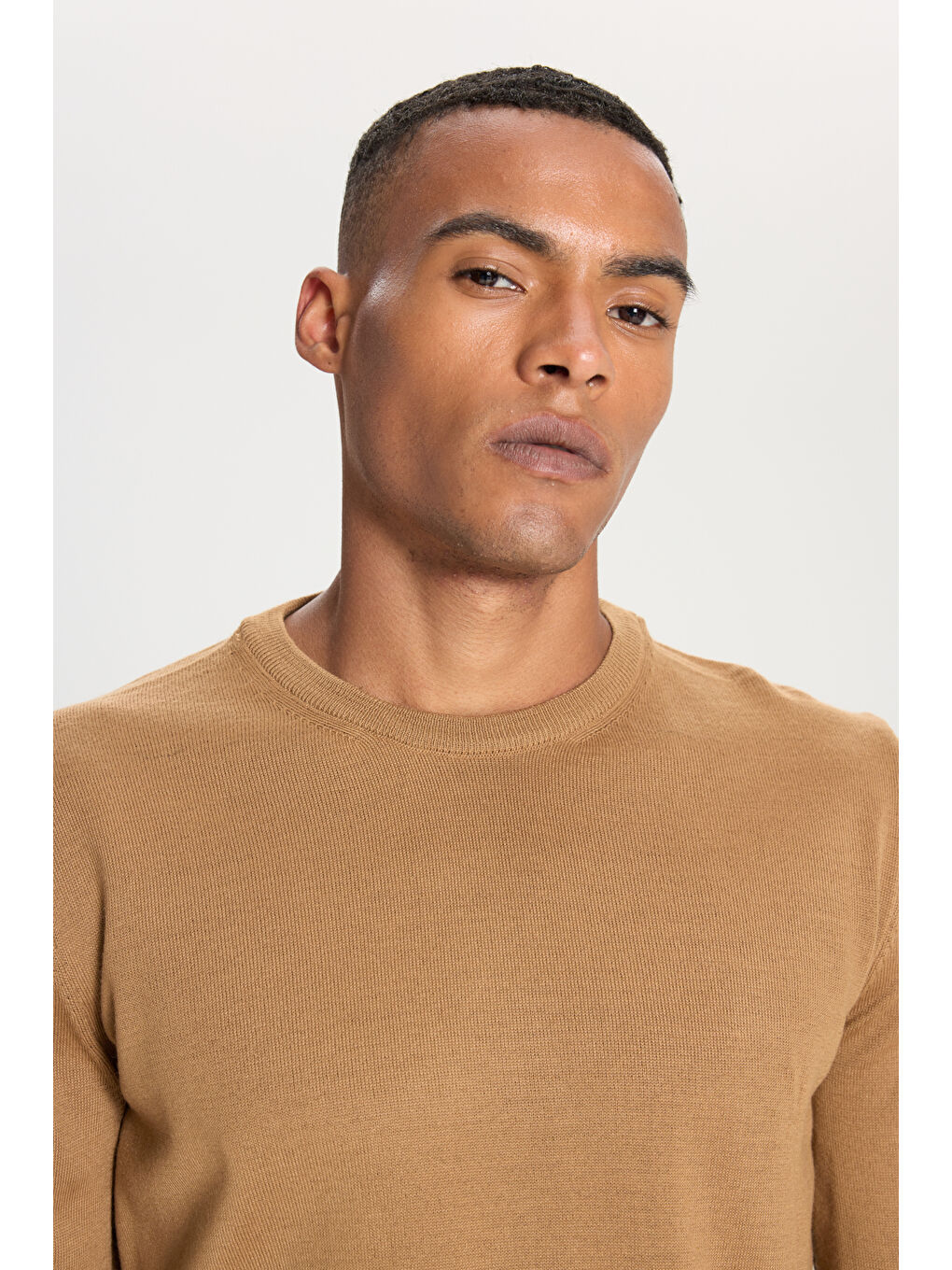 Kahverengi Erkek Camel Standart Fit Normal Kesim Bisiklet Yaka Triko Kazak-3