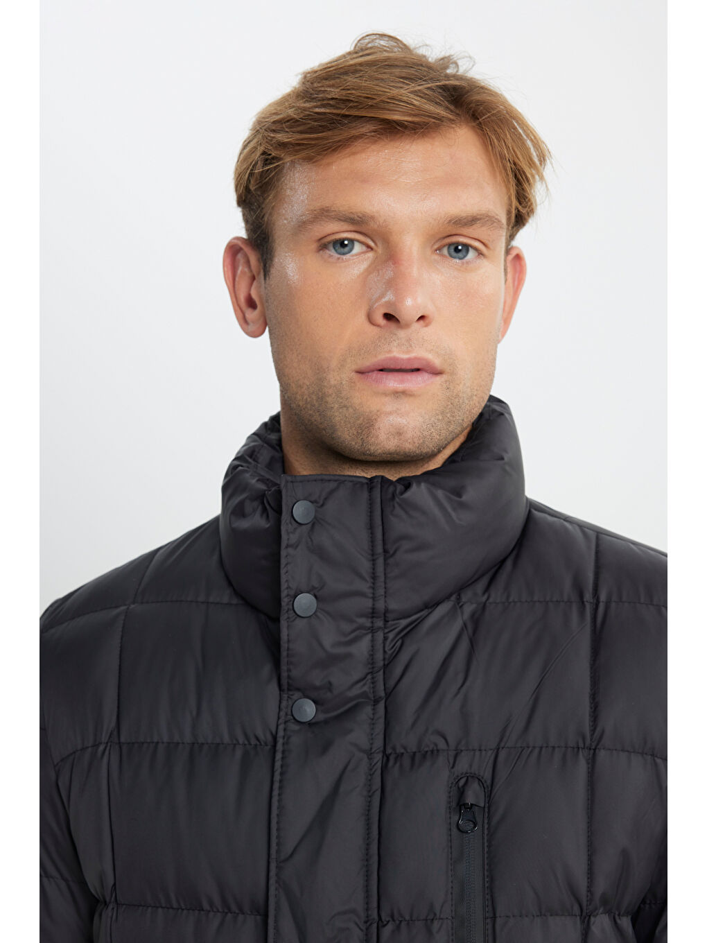 Erkek Siyah Standart Fit Normal Kesim Dik Yaka Yan Cepli Mont-3