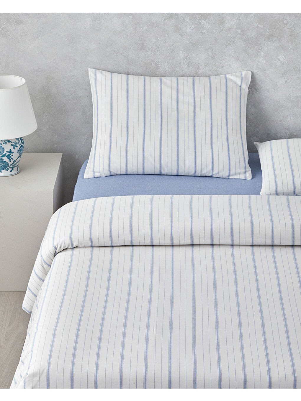 Subtle Waves İpliği Boyalı Çift Kişilik Nevresim Takımı 200x220 cm Mavi-1