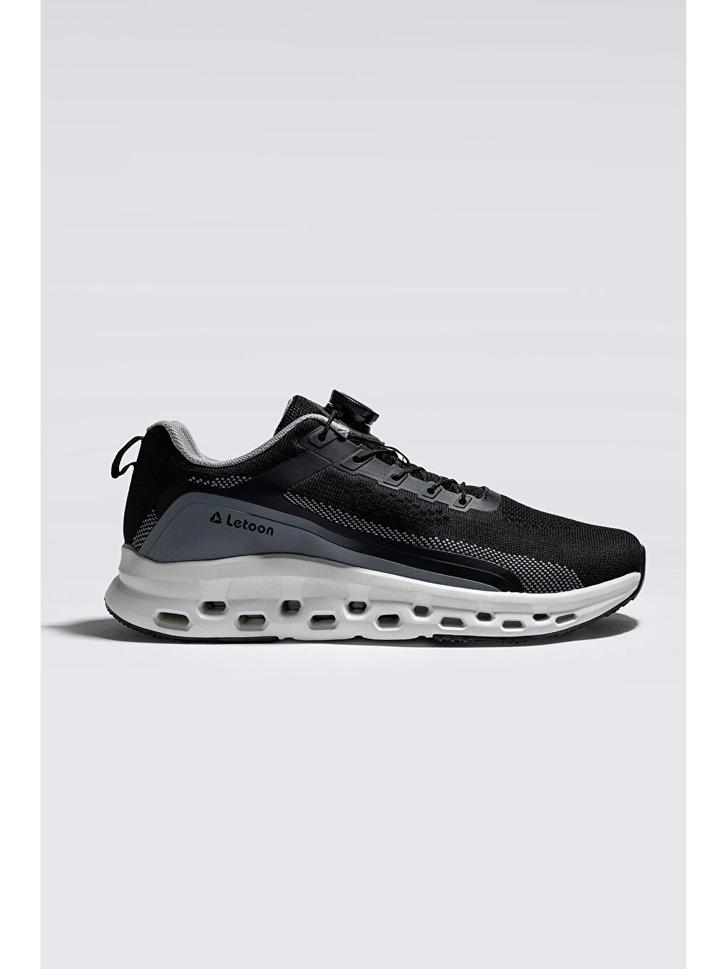 Siyah Havalı Tabanlı Spor Ayakkabı