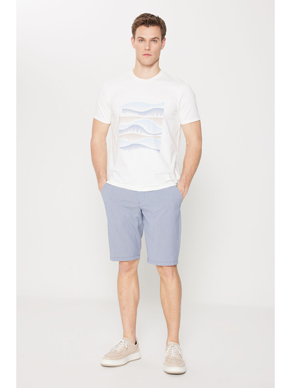 Erkek Lacivert Slim Fit Dar Kesim Yan Cepli Gofre Desenli Şort