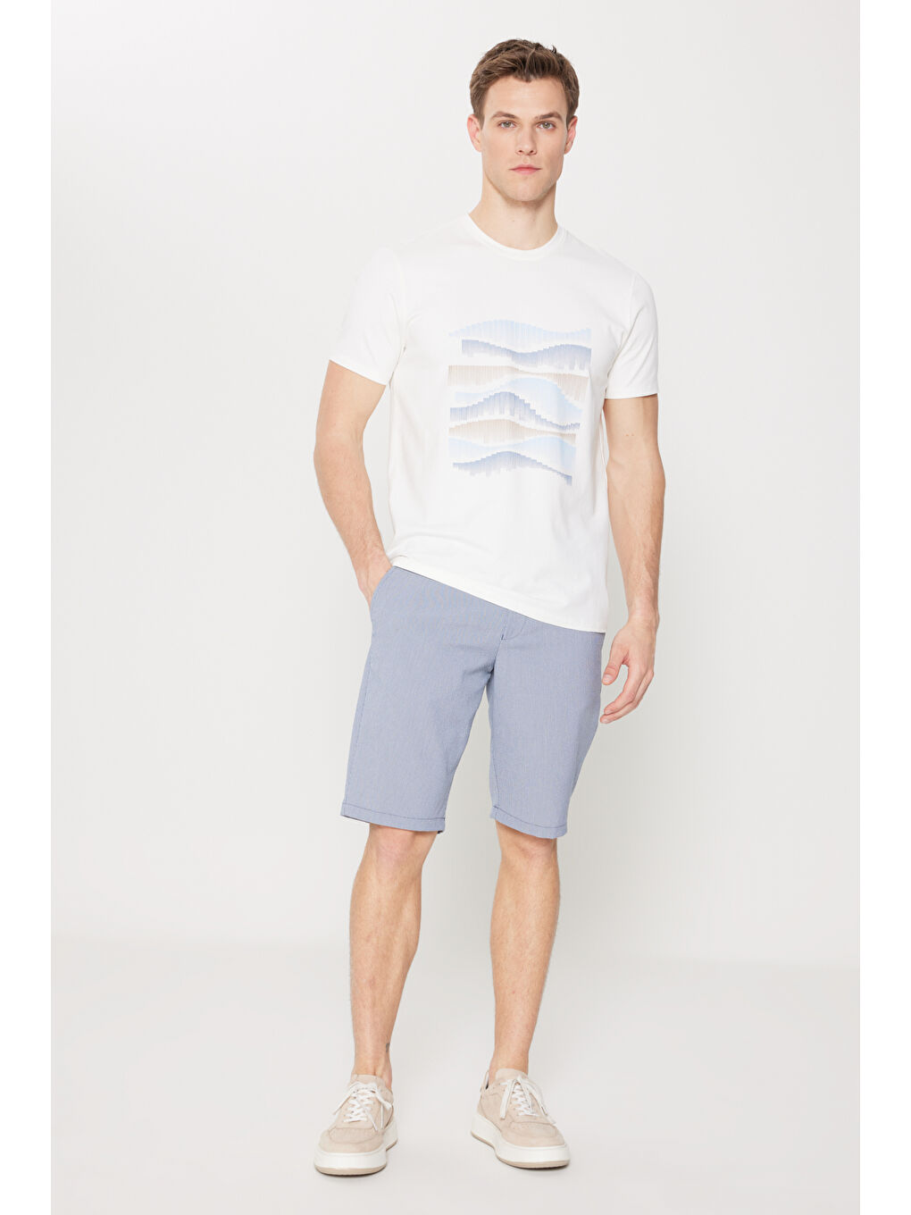 Erkek Lacivert Slim Fit Dar Kesim Yan Cepli Gofre Desenli Şort-2