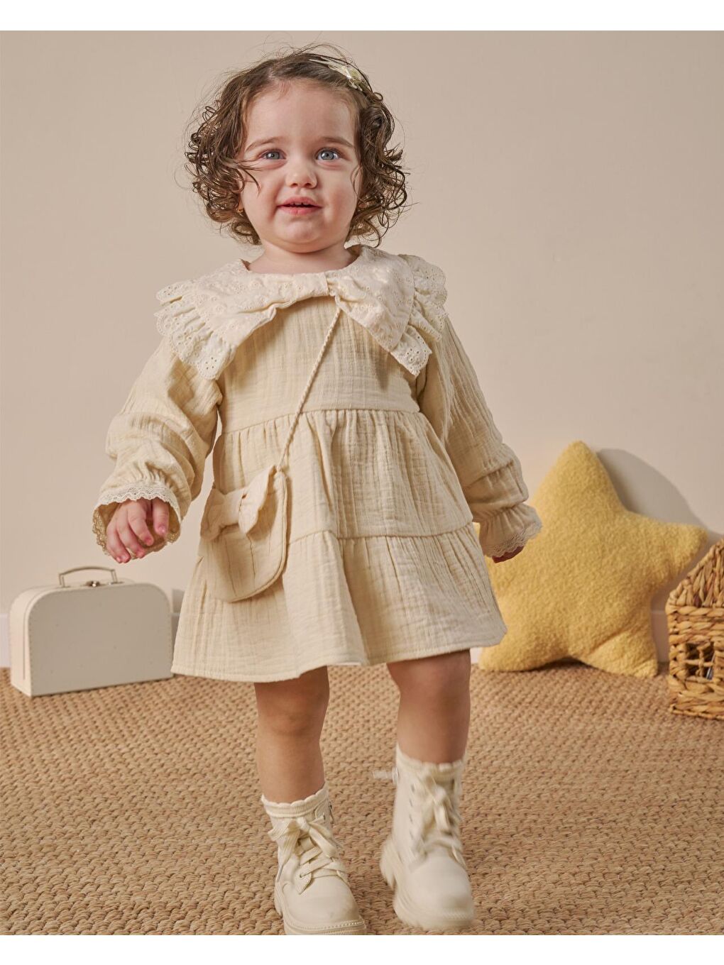 Kız Bebek Pamuklu Bej Fisto Yaka Elbise – Uzun Kollu, Katlı Model