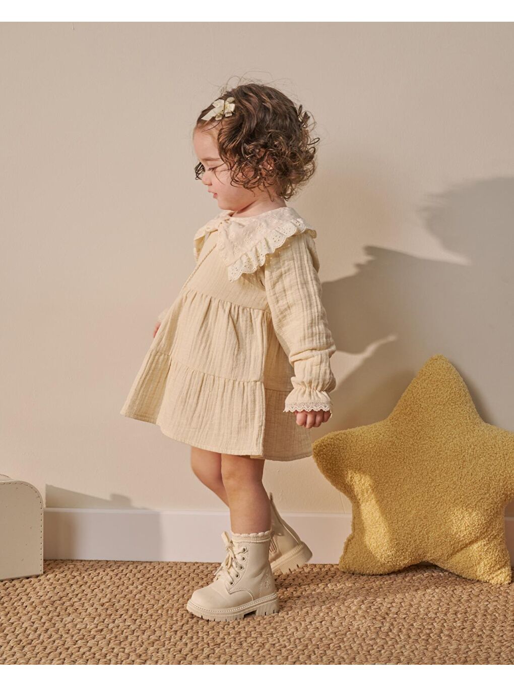 Kız Bebek Pamuklu Bej Fisto Yaka Elbise – Uzun Kollu, Katlı Model-1