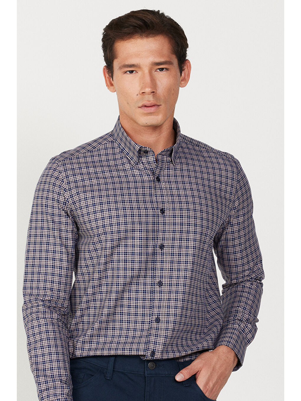 Erkek Lacivert-Bej Slim Fit Dar Kesim Gizli Düğme Yaka %100 Pamuk Gömlek