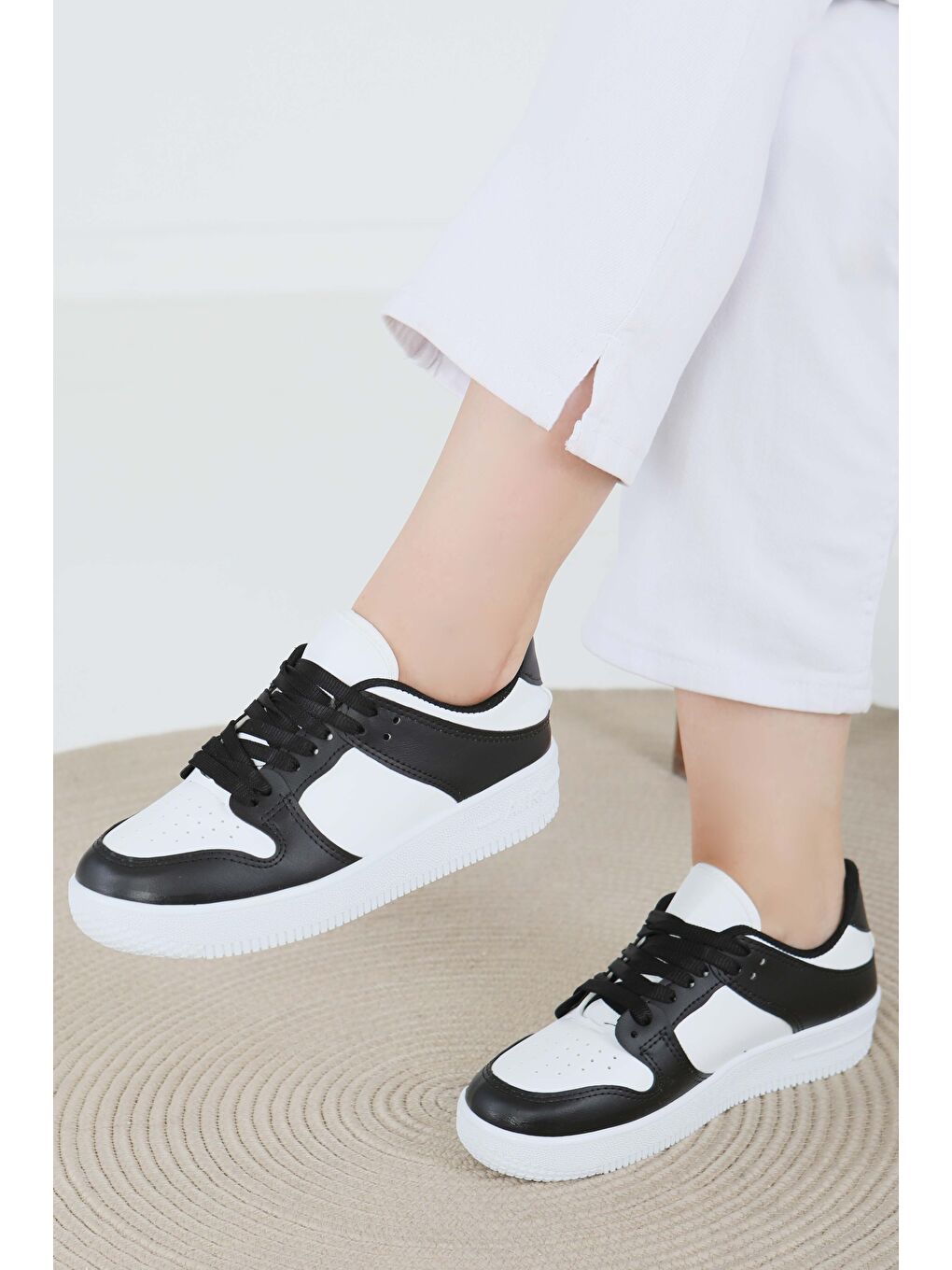 Kadın Siyah Beyaz Spor Ayakkabı - 27477-1