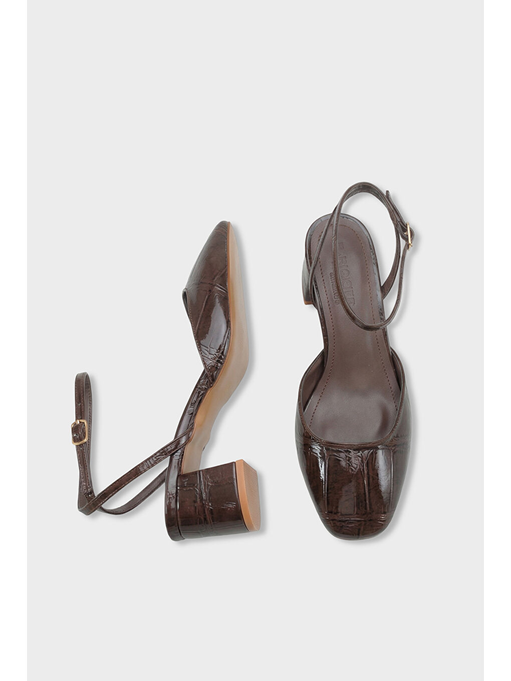 Kahverengi Karmen Yuvarlak Burunlu Bilekten Bantlı Orta Topuklu Kadın Ayakkabı-4