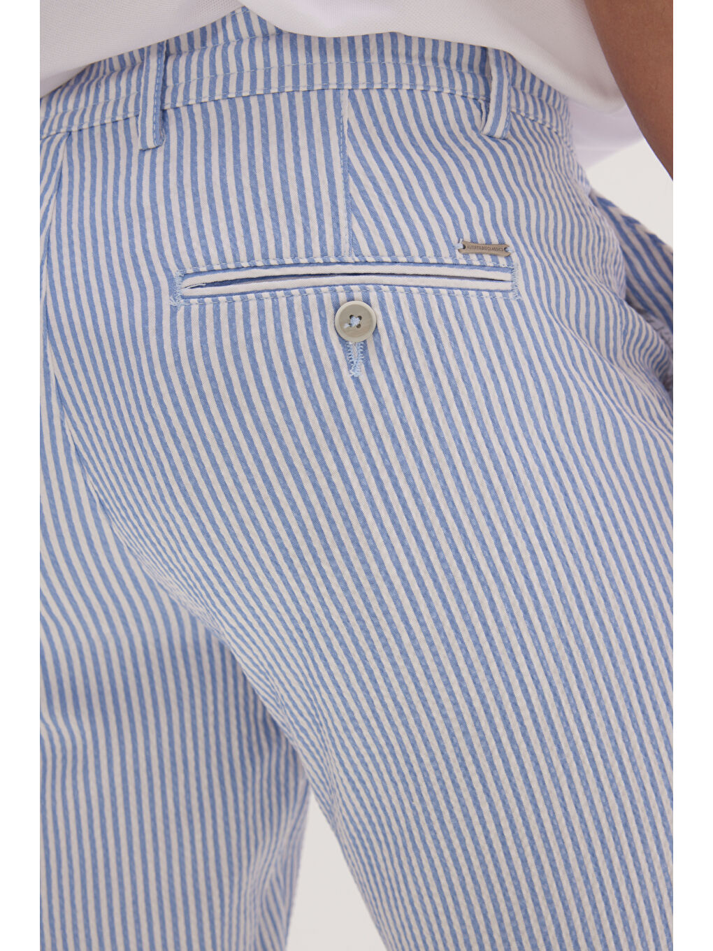 Erkek Beyaz-Mavi Slim Fit Dar Kesim Yan Cepli Gofre Desenli Şort-4