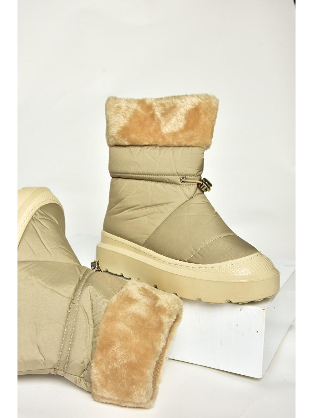 T4764340 Bej Kadın Bot-1