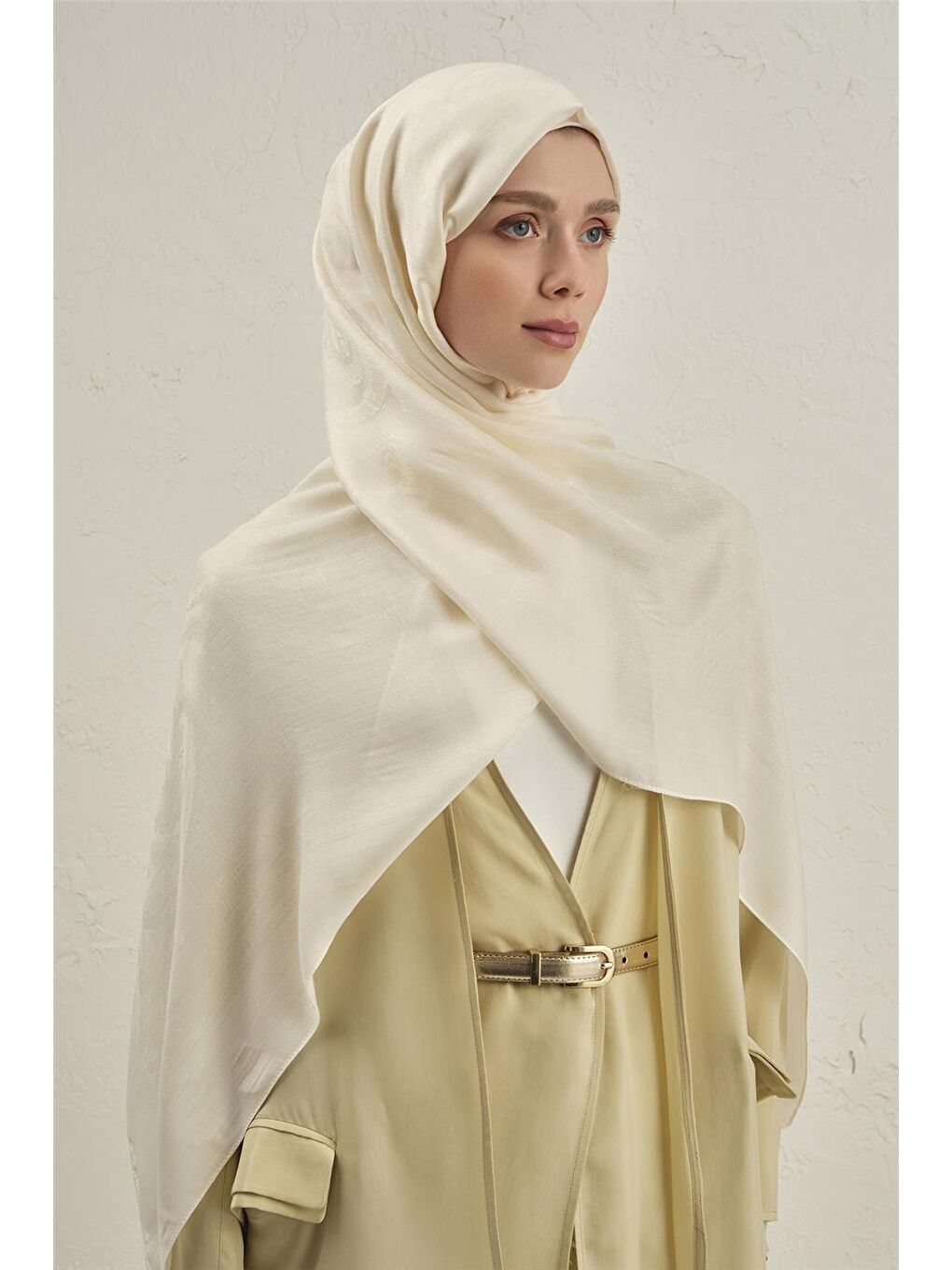 Ekru Woolair Dalga Monogram Şal 1 39