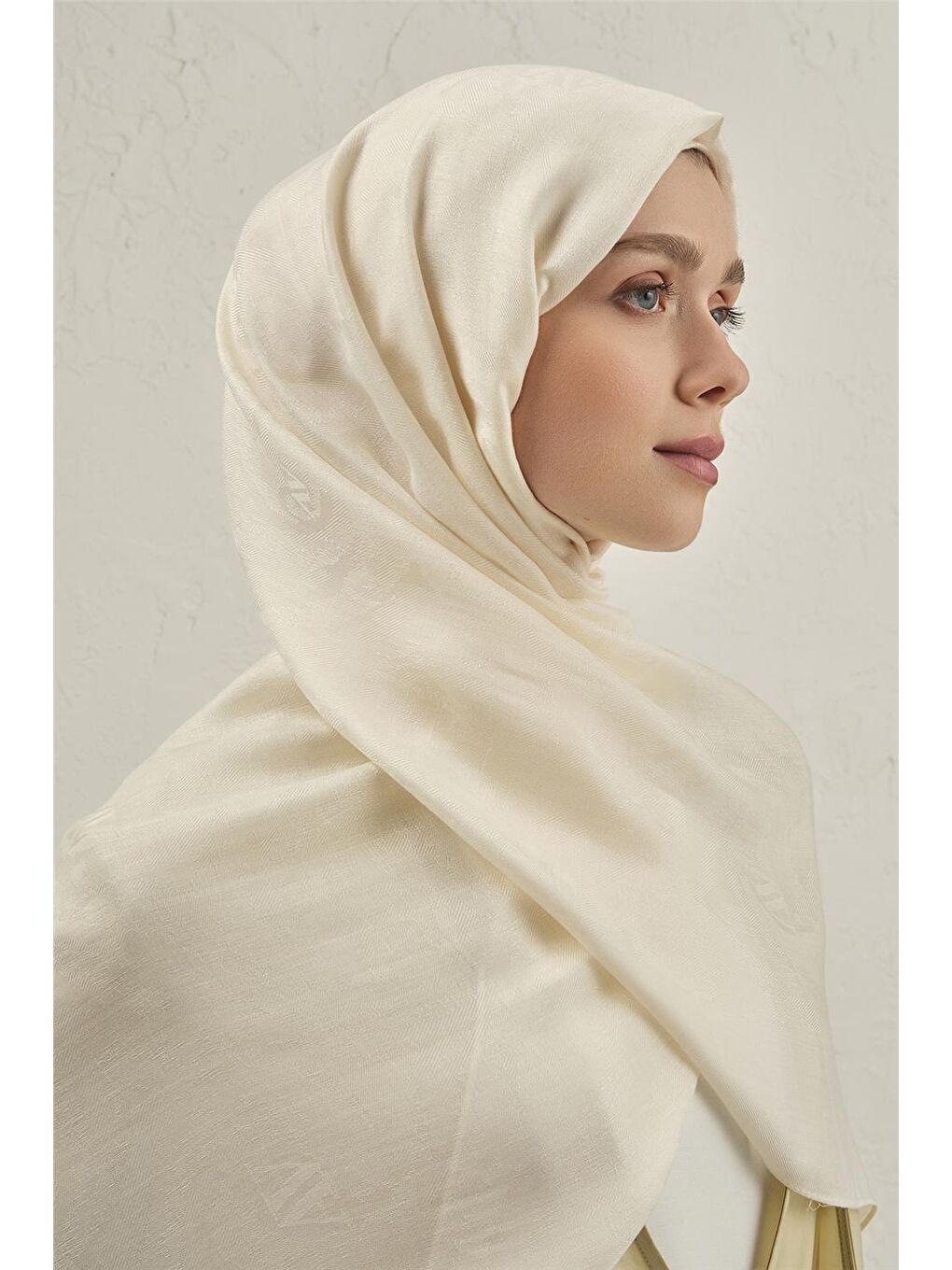 Ekru Woolair Dalga Monogram Şal 1 39-3