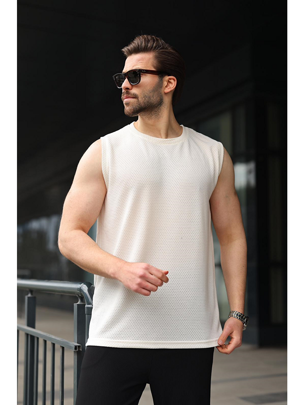 Ekru Bisiklet Yaka Jakarlı Kolsuz Erkek Tişört E7180-1