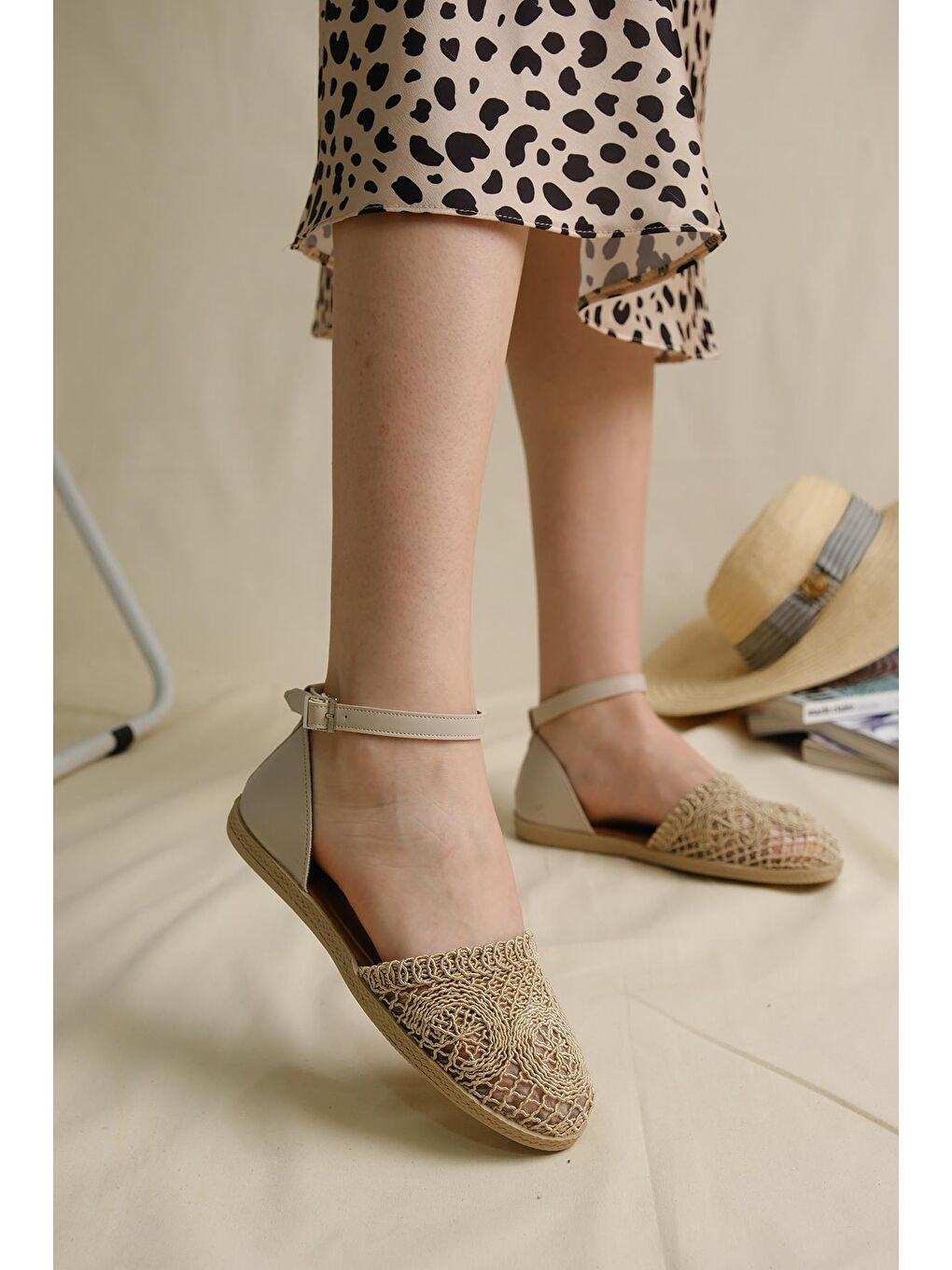 Ekru Flr Dantel Motifli Kadın Sandalet-3