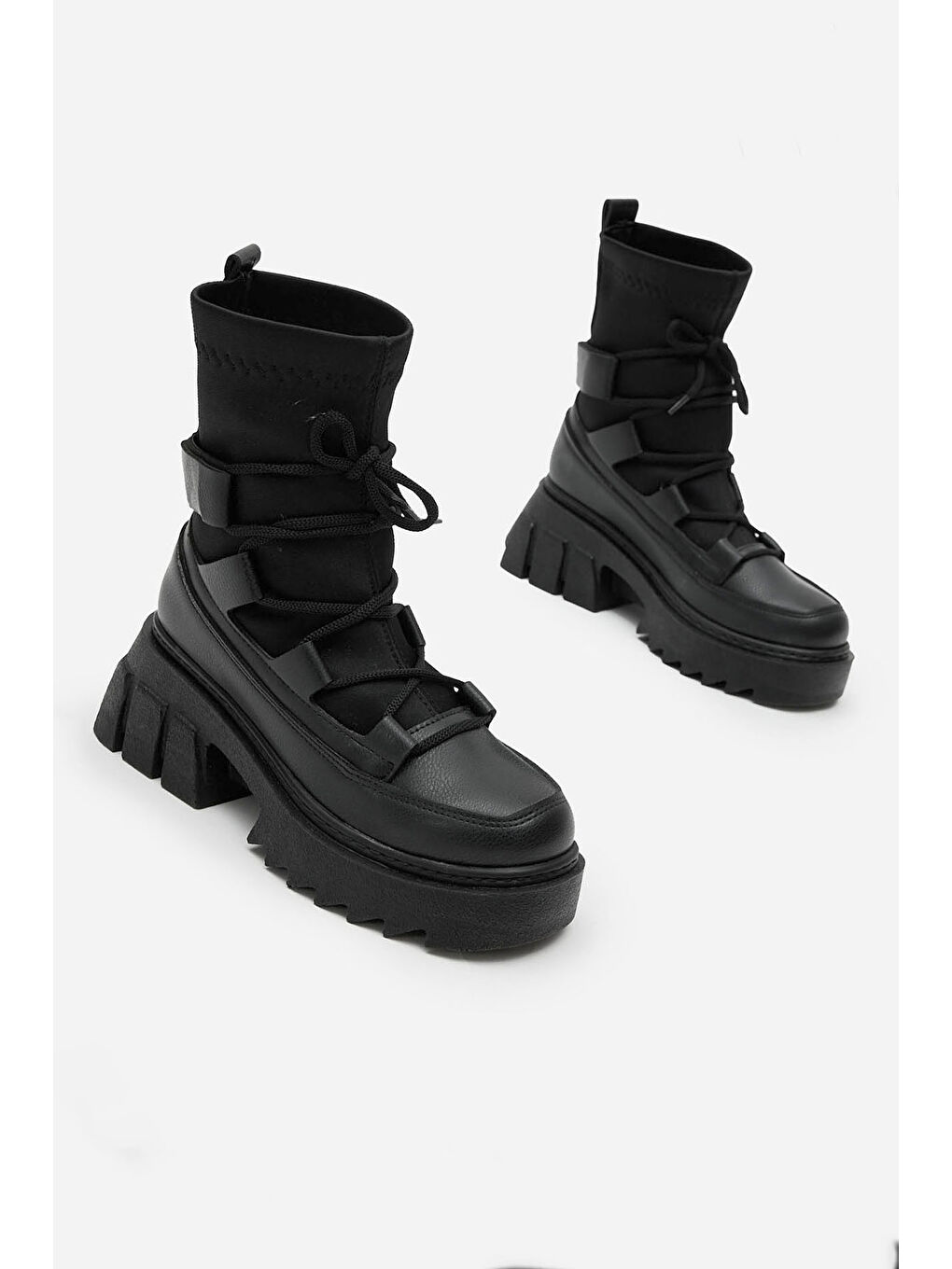 Kadın Siyah Kalın Platform Poli Taban Streç Bağcıklı Bot