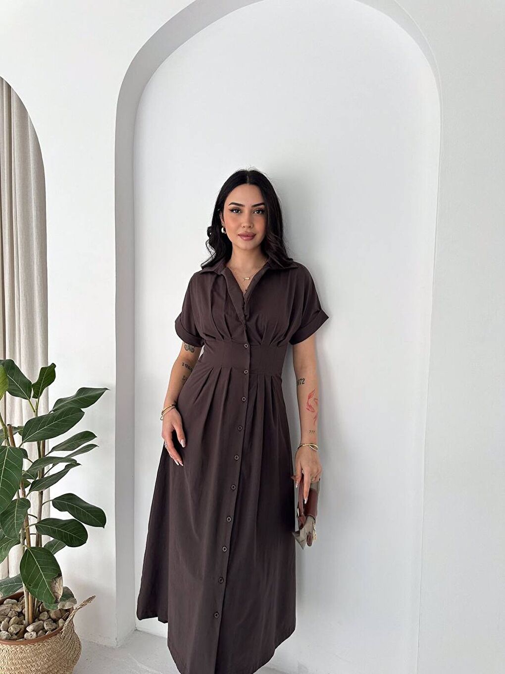 Kahverengi Düğmeli Midi Elbise – Bel Oturtmalı, Rahat Kesim Tasarım-4