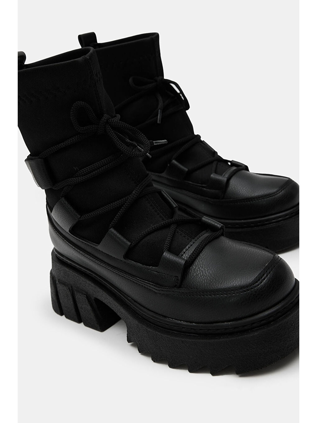 Kadın Siyah Kalın Platform Poli Taban Streç Bağcıklı Bot-3