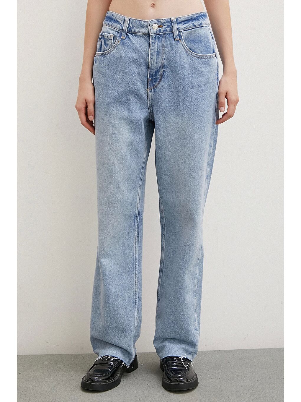 Kesik Paça Yüksek Bel Jean Buz Mavisi-3