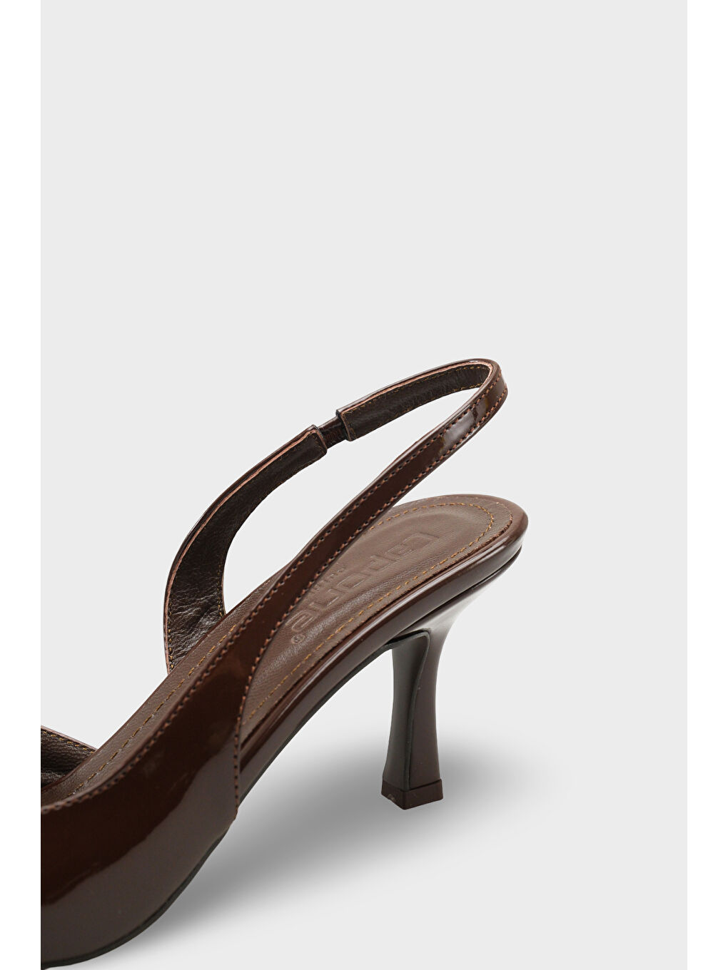 Kahverengi Ramonda Hakiki Deri Astarlı Sivri Burunlu Orta Topuklu Arkası Açık Kadın Ayakkabı-3