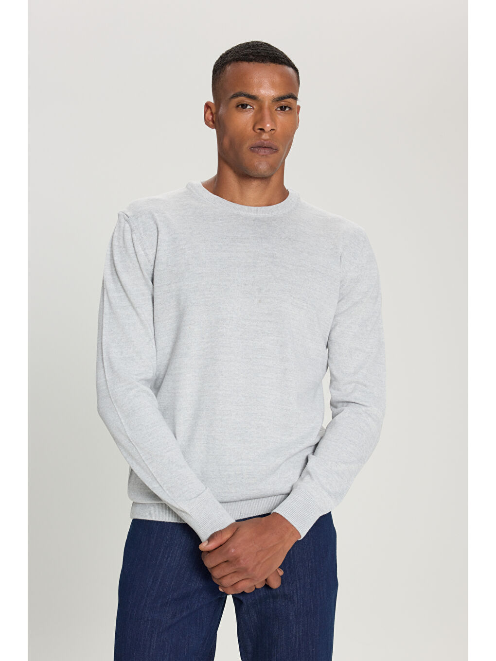 Erkek Açık Gri Standart Fit Normal Kesim Bisiklet Yaka Triko Kazak-2