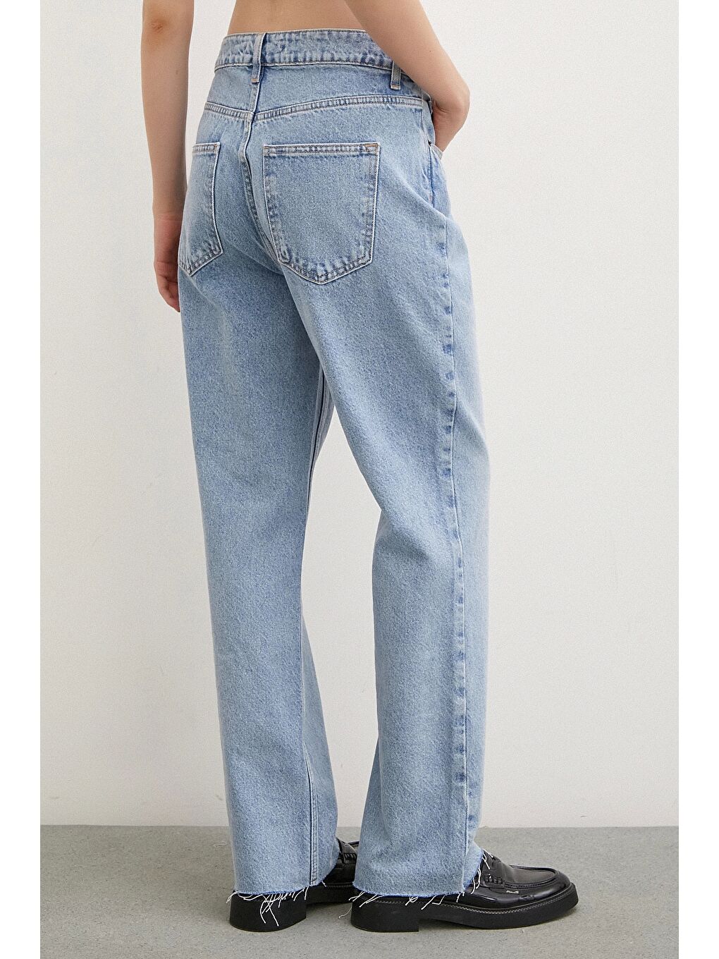 Kesik Paça Yüksek Bel Jean Buz Mavisi-5