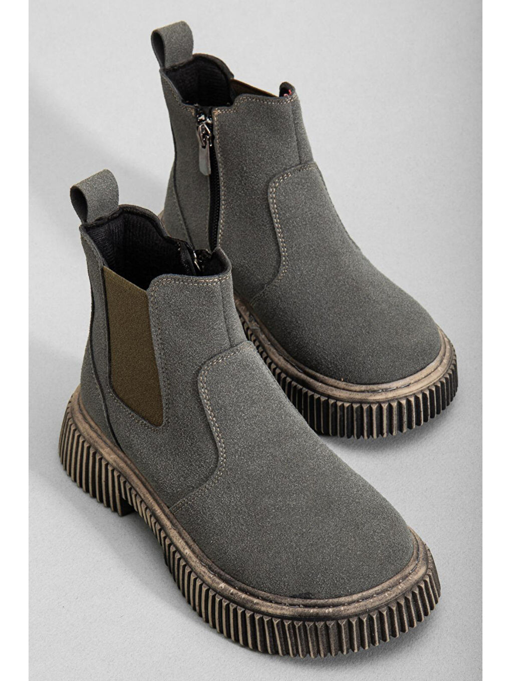 Gri Çocuk Unisex Füme Süet Kalın Tırtıklı Termo Taban Fermuarlı Lastikli Chelsea Bot-2