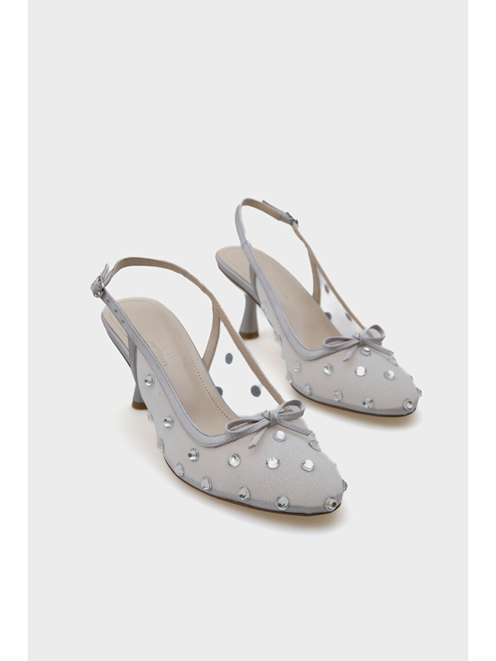 Gri Renie Fileli Taşlı Yuvarlak Burunlu Arkası Bantlı Kadın Ayakkabı-1