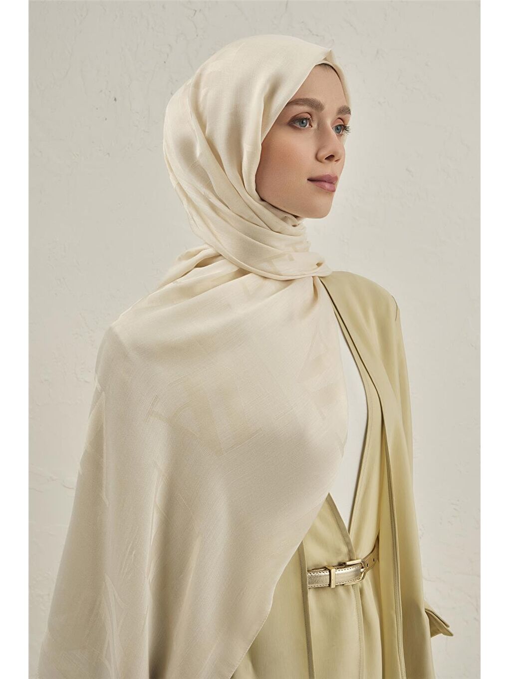 Ekru Woolair Harf Monogram Şal 2 60-1