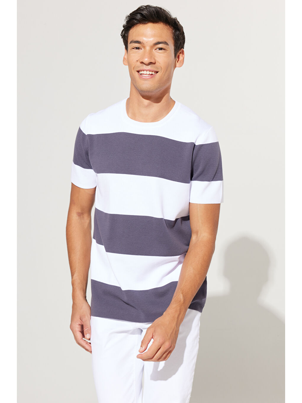 Erkek Antrasit-Beyaz Standart Fit Normal Kesim Bisiklet Yaka %100 Pamuk Kısa Kollu Triko Tişört