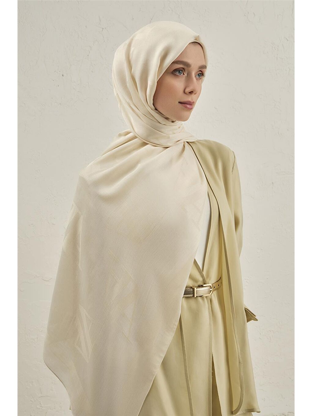 Ekru Woolair Harf Monogram Şal 2 60-2