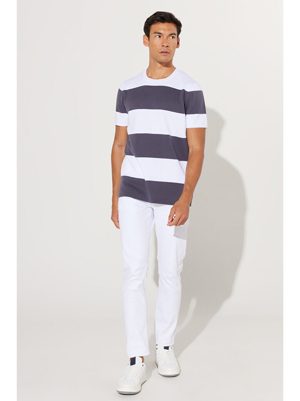 Erkek Antrasit-Beyaz Standart Fit Normal Kesim Bisiklet Yaka %100 Pamuk Kısa Kollu Triko Tişört-1