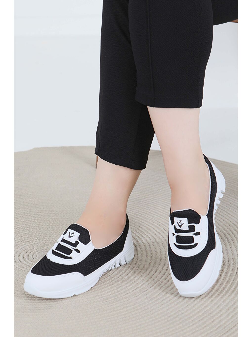 Kadın Siyah Lastikli File Babet - 27475