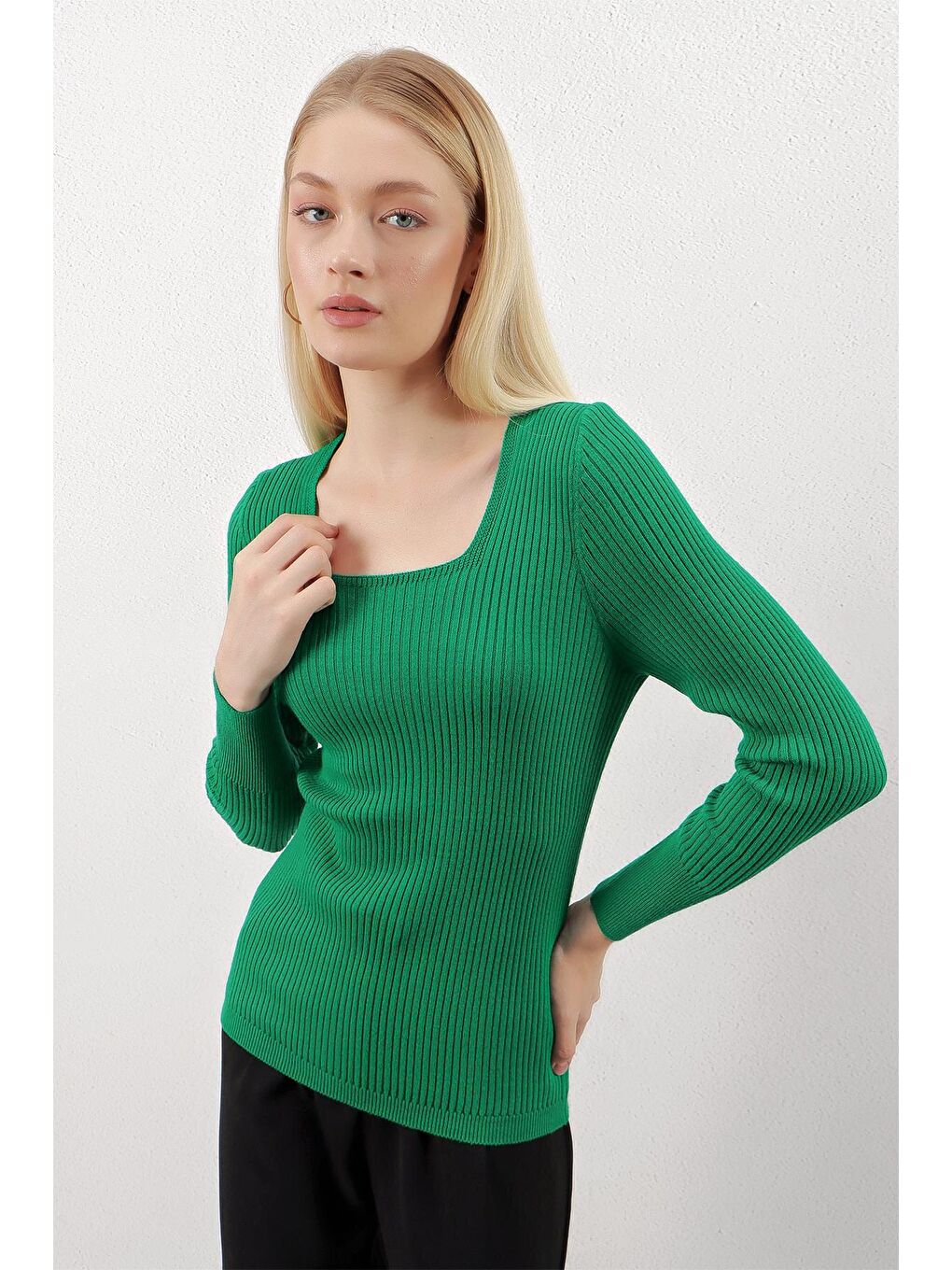 Zümrüt Yeşili Kare Yaka Fitilli Basic Body Triko Kazak-3