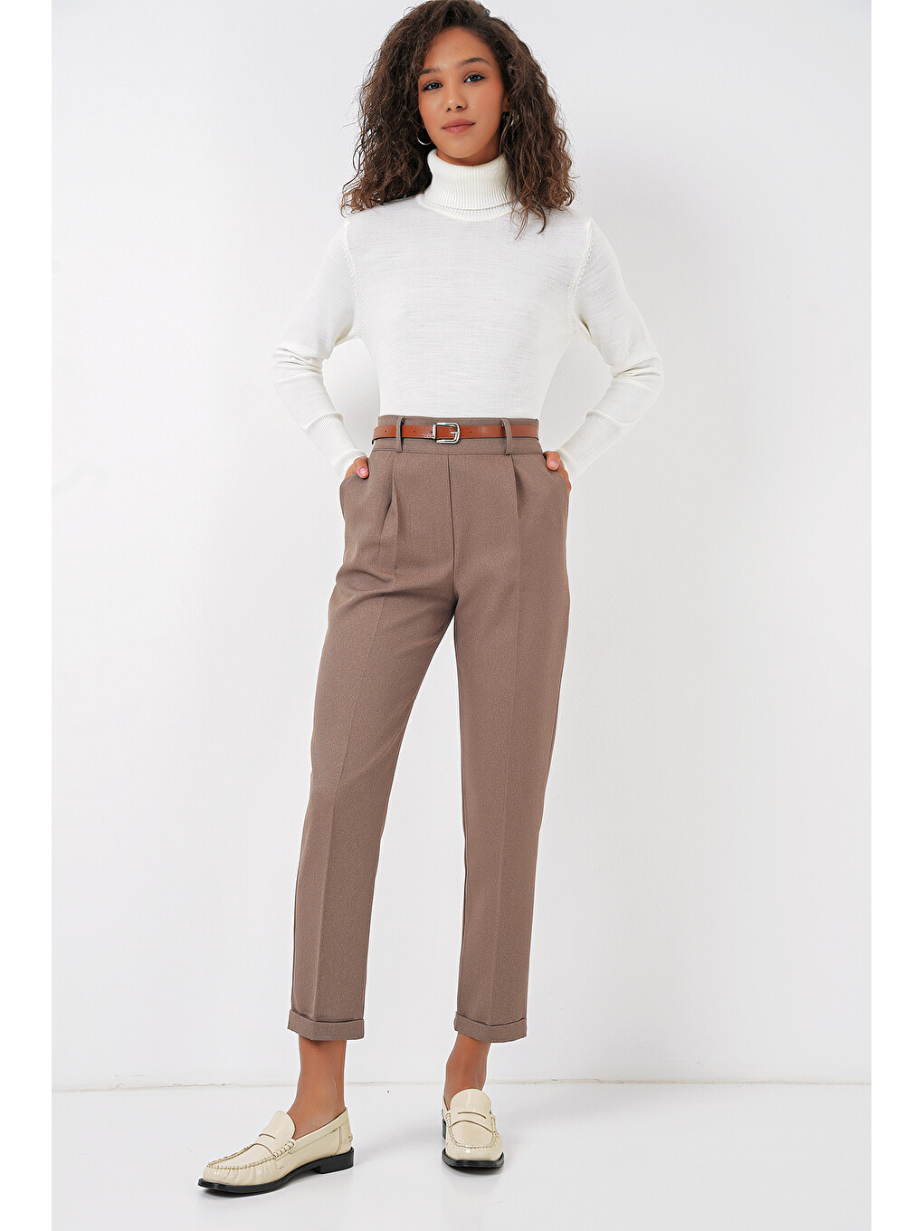 Sarı 6686 Kadın Pileli Kemerli Kumaş Pantolon - Camel-2