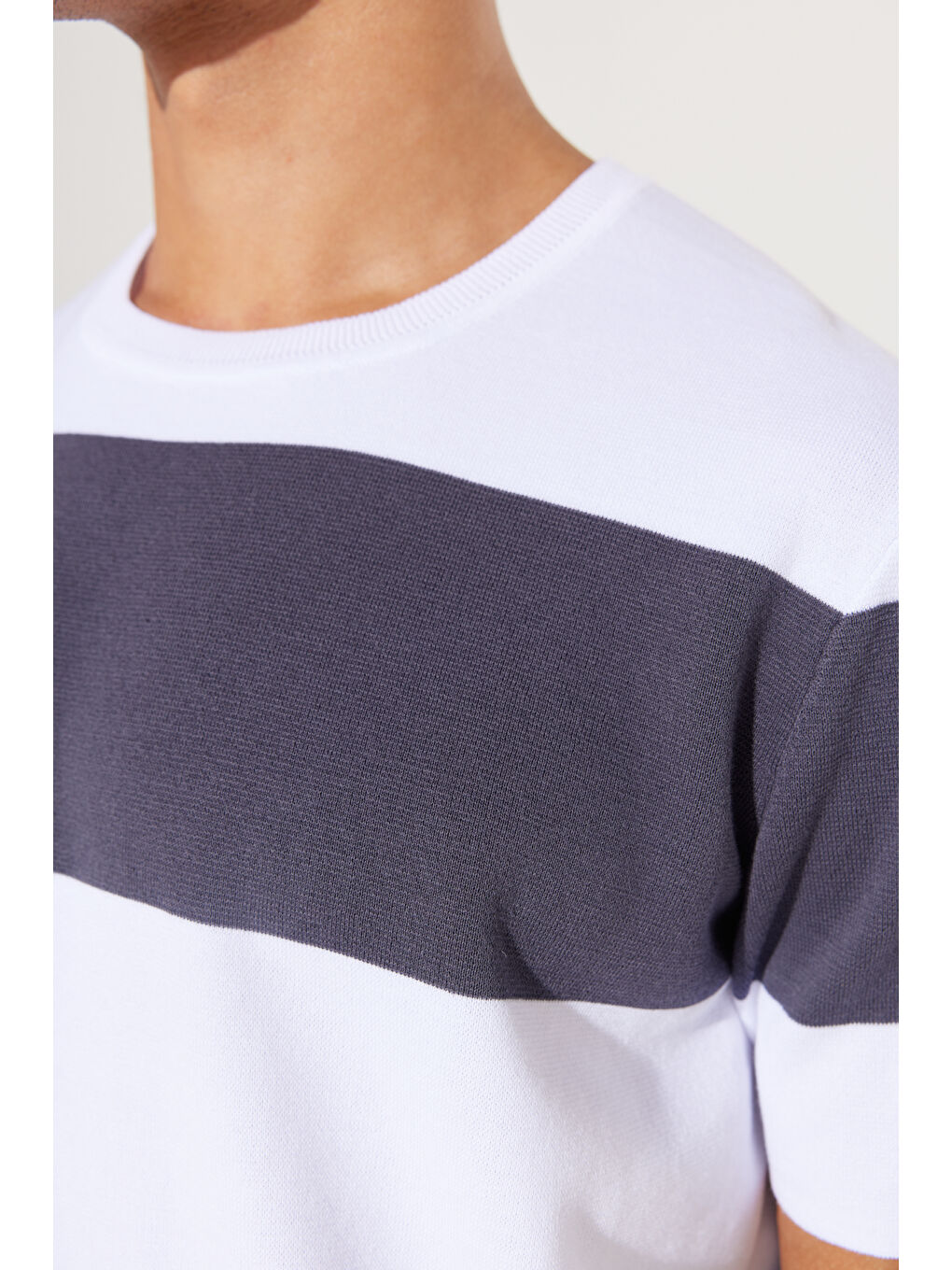 Erkek Antrasit-Beyaz Standart Fit Normal Kesim Bisiklet Yaka %100 Pamuk Kısa Kollu Triko Tişört-4