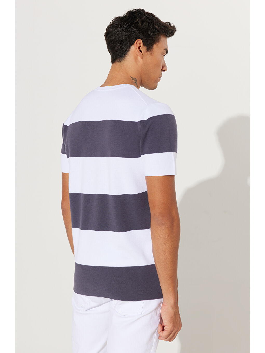 Erkek Antrasit-Beyaz Standart Fit Normal Kesim Bisiklet Yaka %100 Pamuk Kısa Kollu Triko Tişört-5
