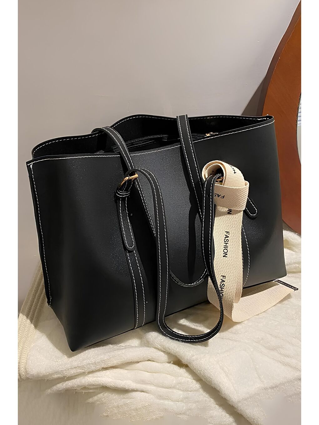 Siyah Zariah Fularlı Büyük Boy Kadın Omuz Çantası BP-4833O-1