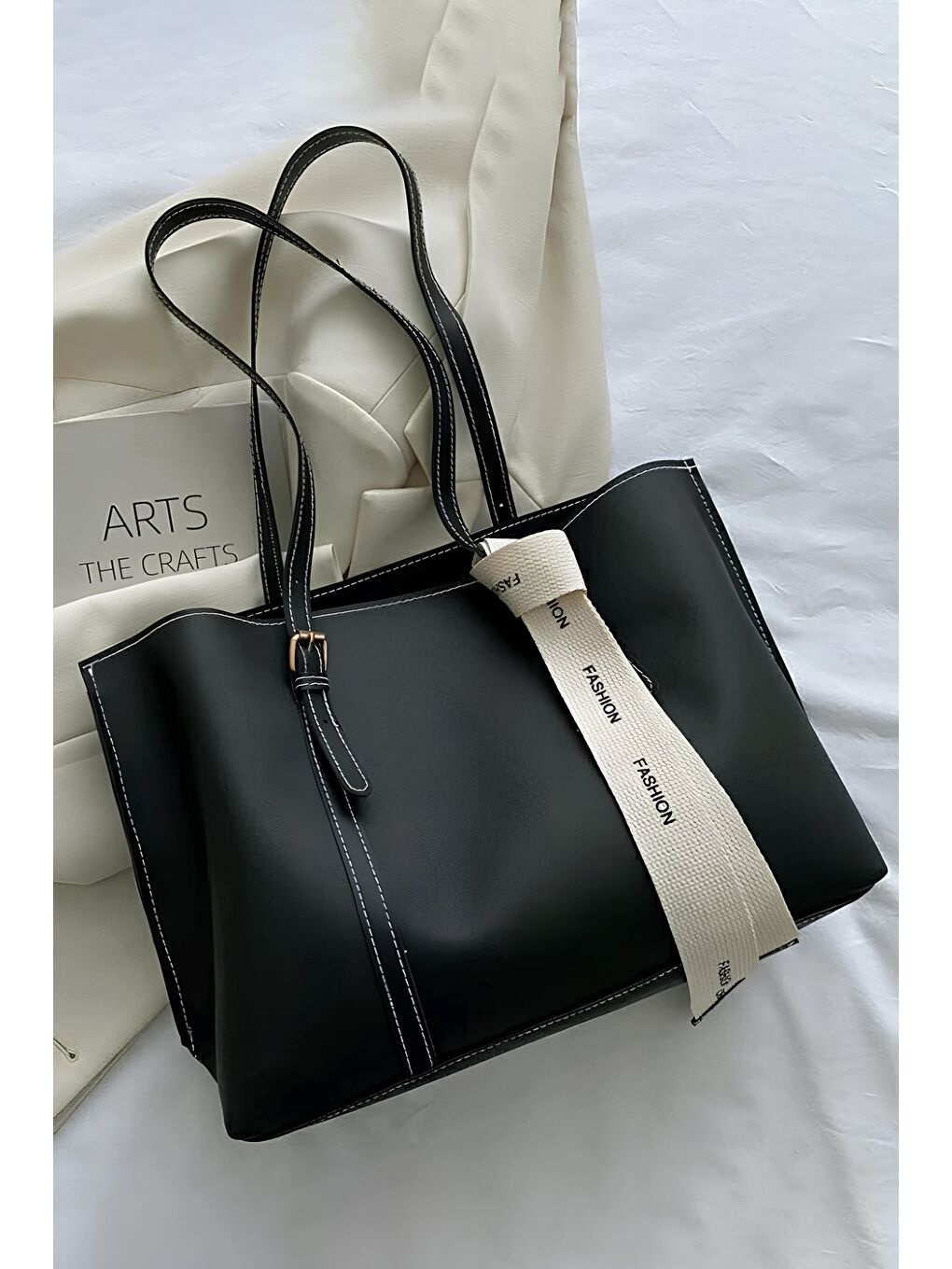 Siyah Zariah Fularlı Büyük Boy Kadın Omuz Çantası BP-4833O-2