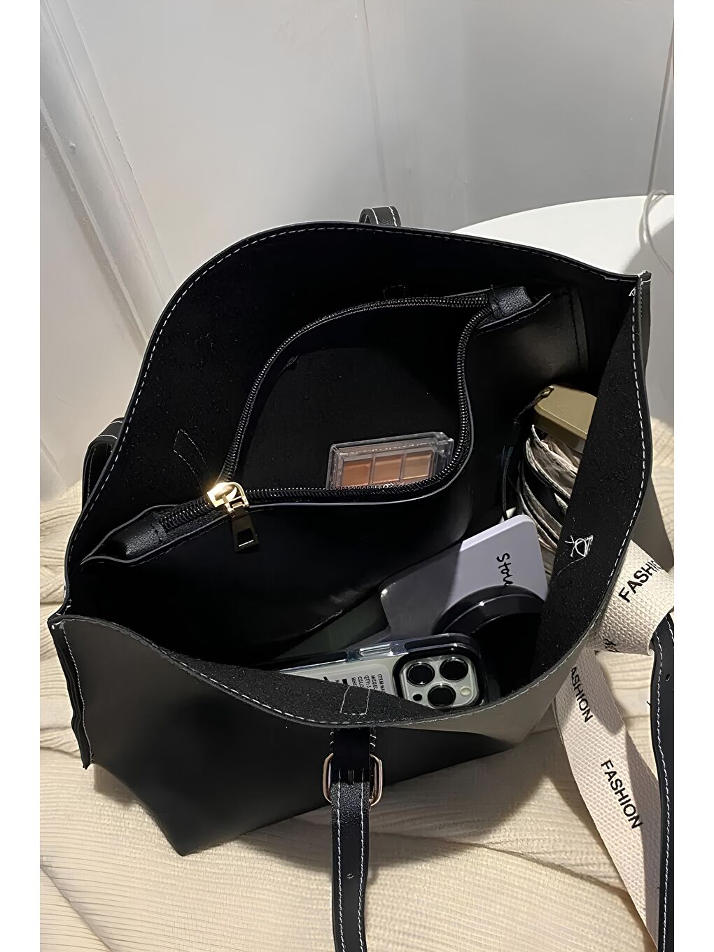 Siyah Zariah Fularlı Büyük Boy Kadın Omuz Çantası BP-4833O-4