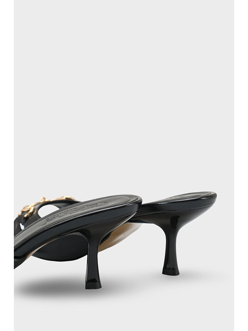 Siyah Irena Sivri Burunlu Metal Tokalı Orta Topuklu Kadın Terlik-2