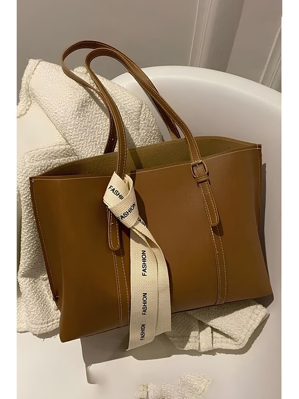 Kahverengi Zariah Fularlı Büyük Boy Kadın Omuz Çantası BP-4833O