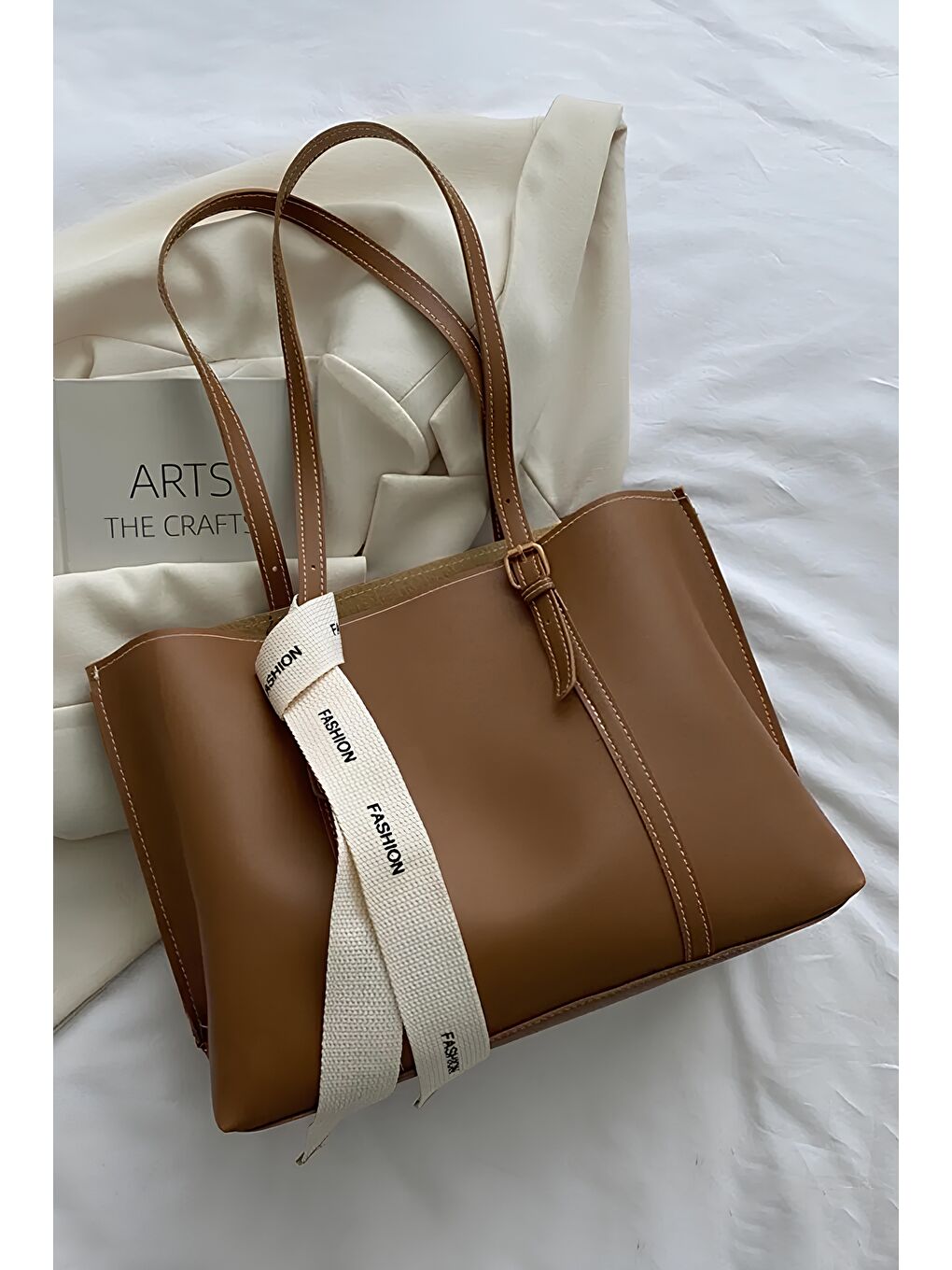 Kahverengi Zariah Fularlı Büyük Boy Kadın Omuz Çantası BP-4833O-1