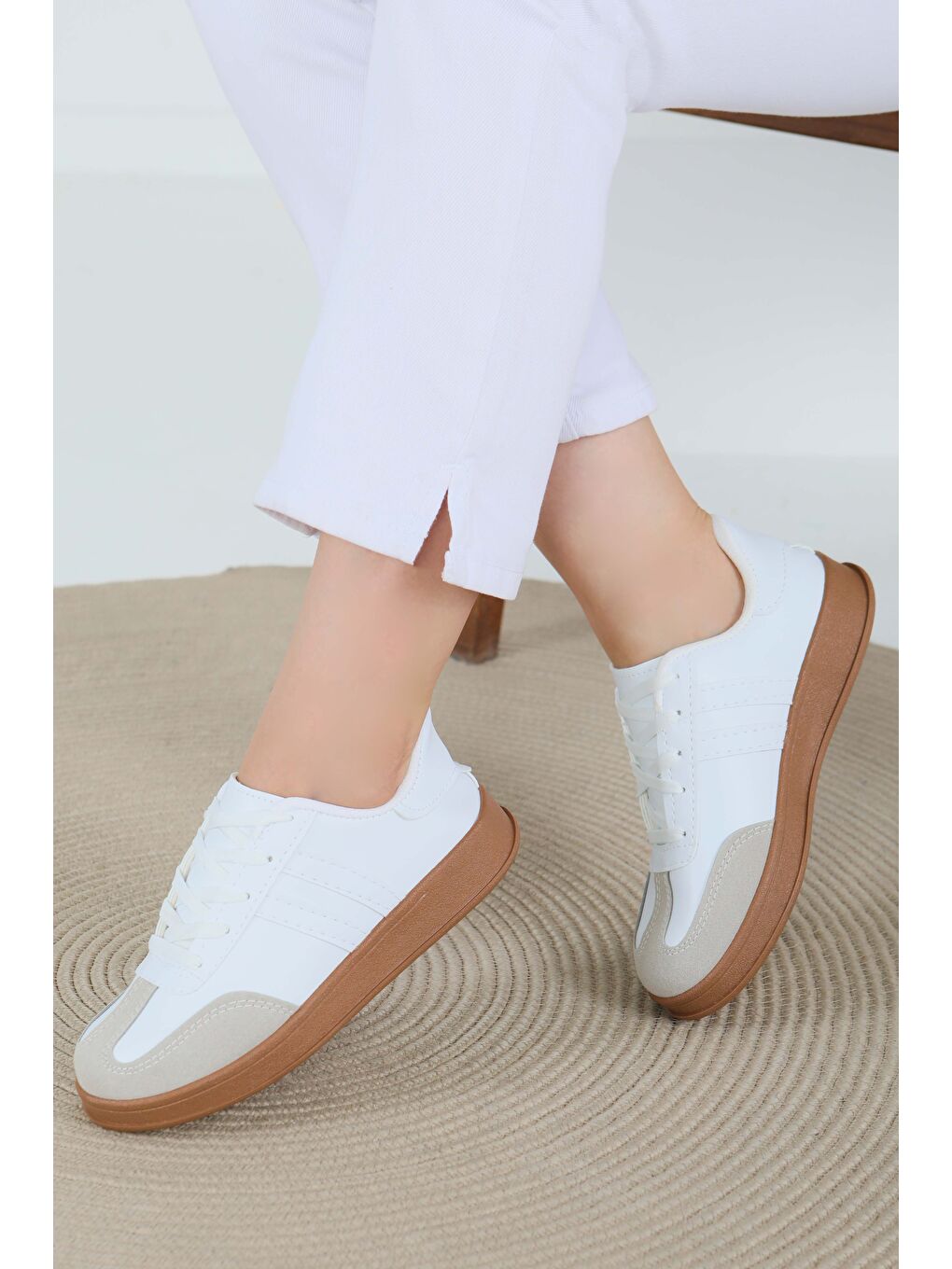 Kadın Beyaz Süet Detaylı Ayakkabı - 27480-2