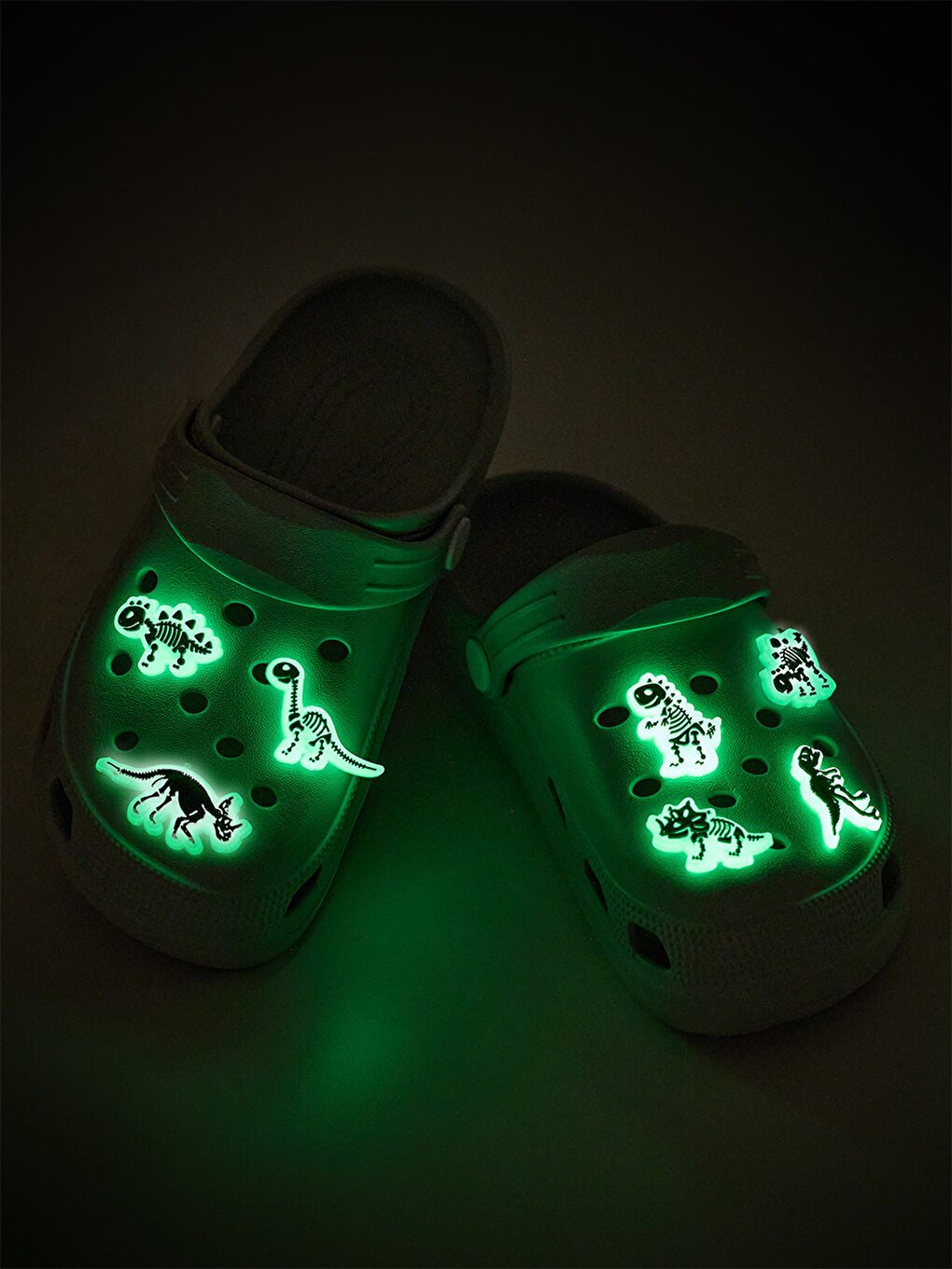 Gri Karanlıkta Parlayan Pinli Erkek Çocuk Terlik-1