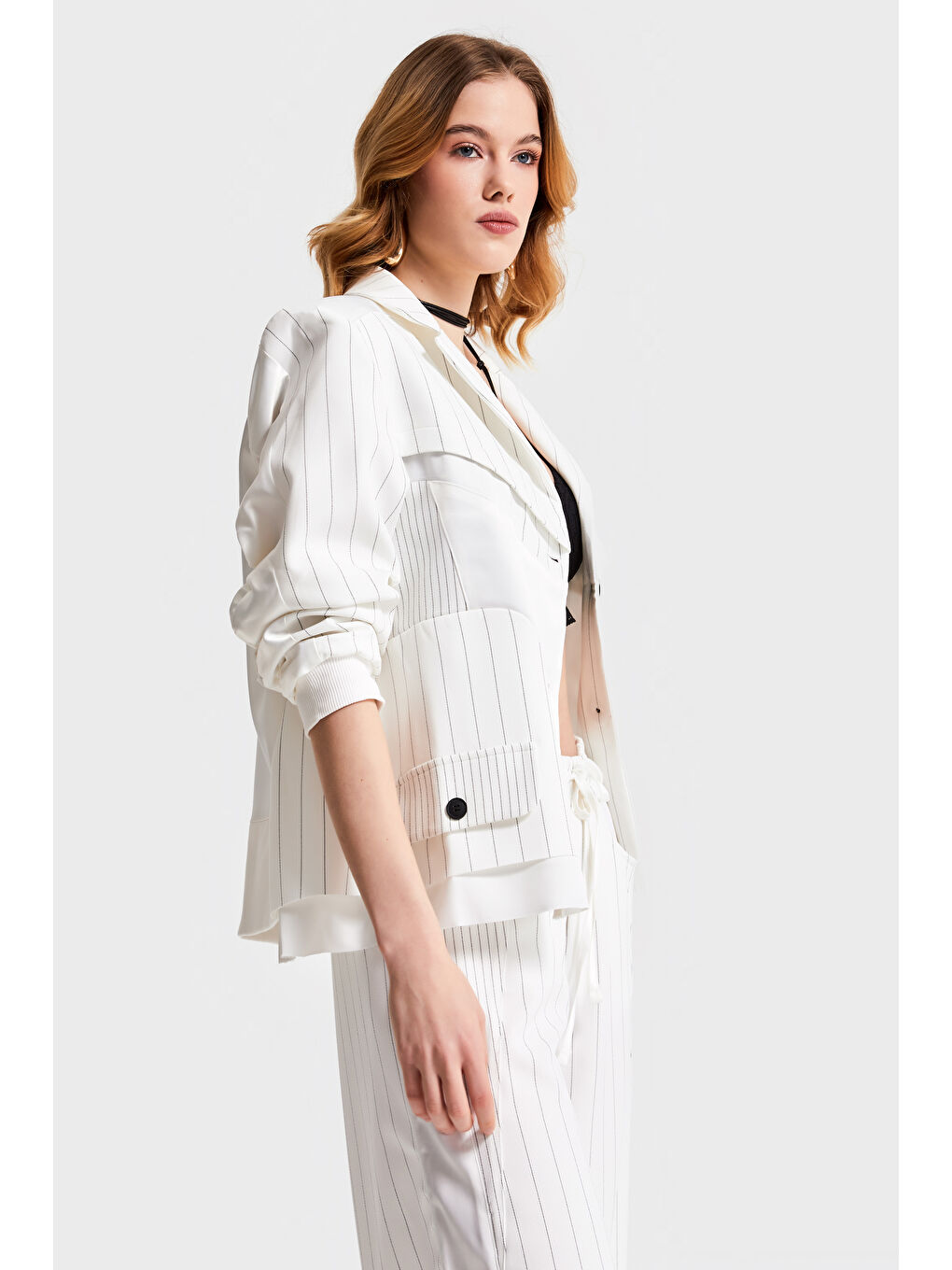 Kadın Beyaz Çizgili Renk Kruvaze Tasarım Ceket-2