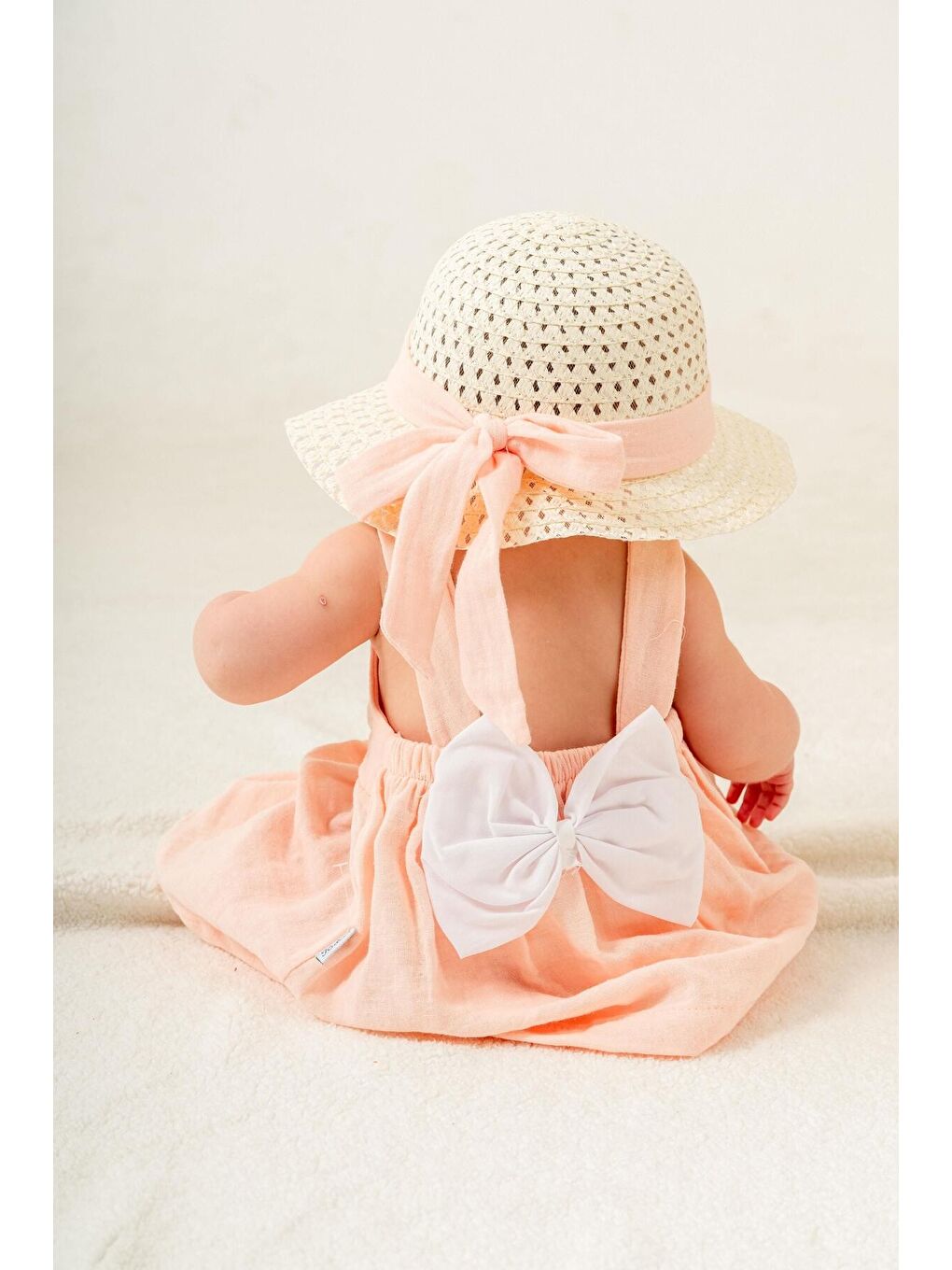 Fuşya Tatlı Müslin Şapkalı Fiyonklu Kız Bebek Elbisesi-2